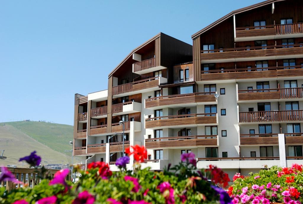 Residence Odalys Le Christiana Alpe d'Huez Exterior photo